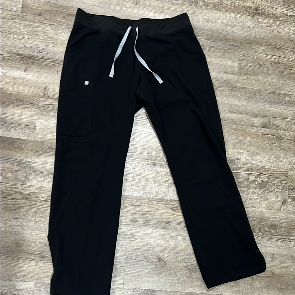 Figs Kade Pants in Black Medium